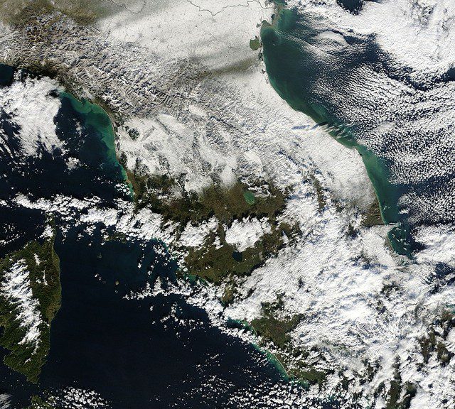 La Toscana vista dal Satellite il 18 Dicembre 2010