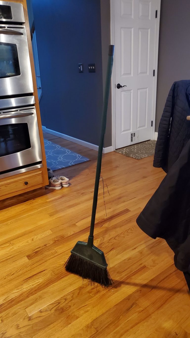 Broomstick Challenge la Scopa in equilibrio