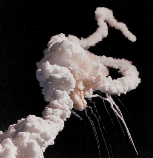 Scatto del momento dell'Esplosione in Volo dello Space Shuttle Challenger