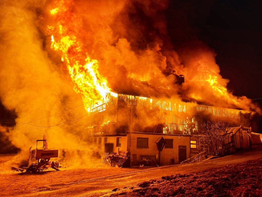 Incendio in un Fienile a  S. Maddalena Casies, salve 20 Mucche