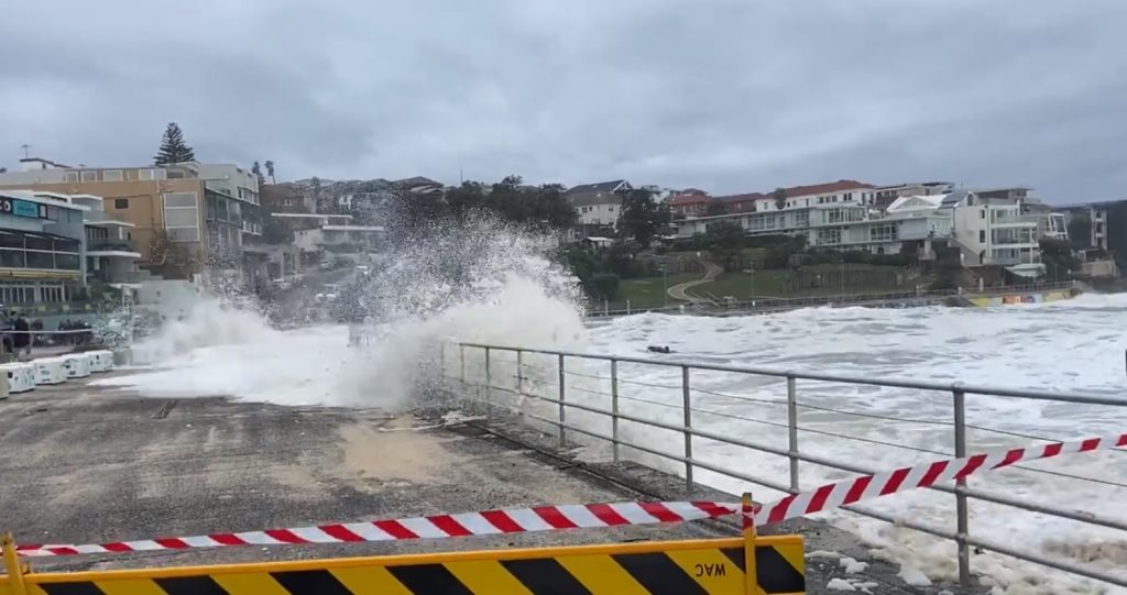 Forte Mareggiata su Sydney, numerosi gli allagamenti