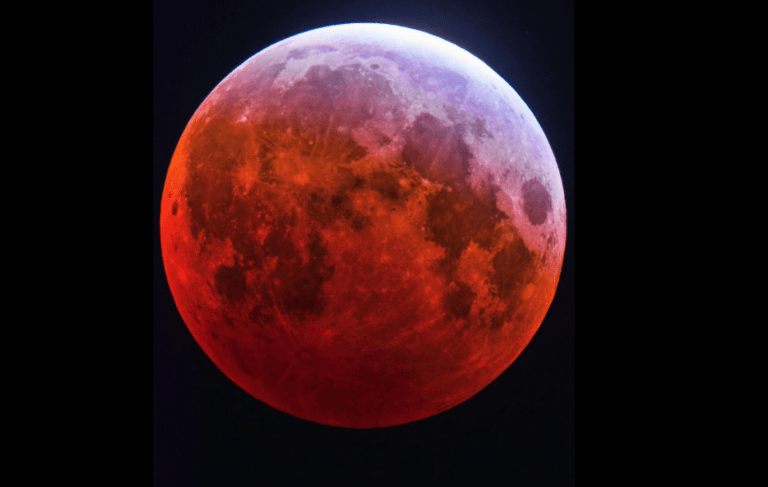 Eclisse totale di Superluna 16 Maggio 2022