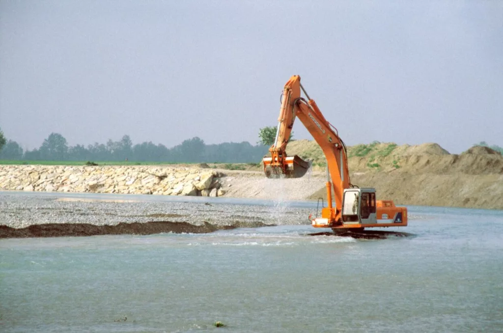 La Manutenzione dei Corsi d’Acqua: Una Priorità da Ripensare